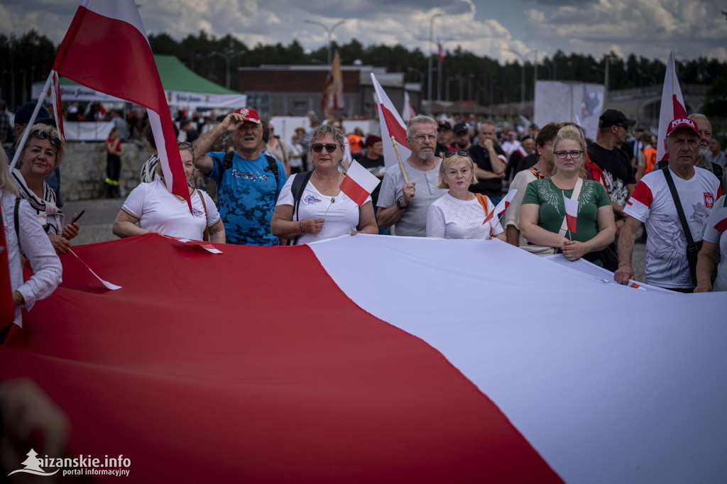 Uroczystości Narodowego Dnia Pamięci o Polakach w Domostawie