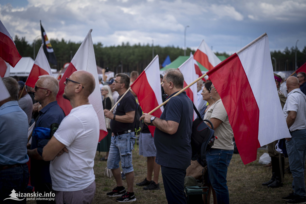 Uroczystości Narodowego Dnia Pamięci o Polakach w Domostawie