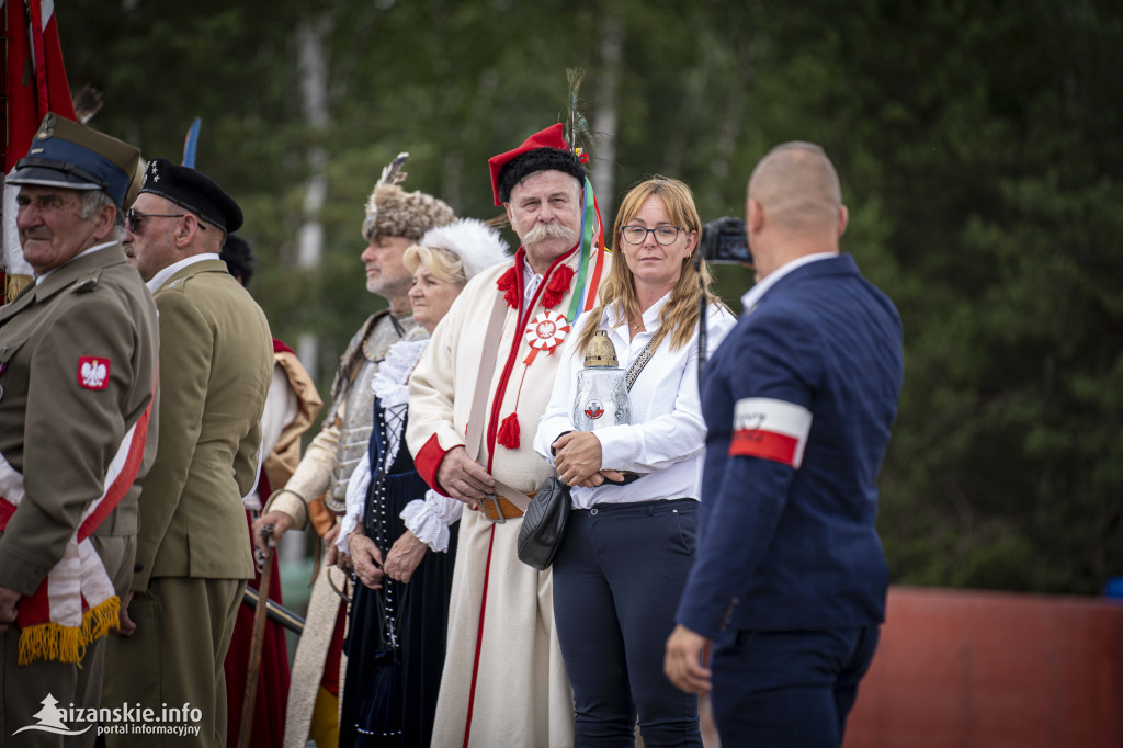 Uroczystości Narodowego Dnia Pamięci o Polakach w Domostawie