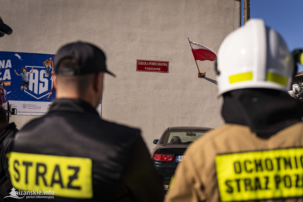 Ćwiczenia alarmowe w Krzeszowie – syreny, zadymienie i nauka przez zabawę