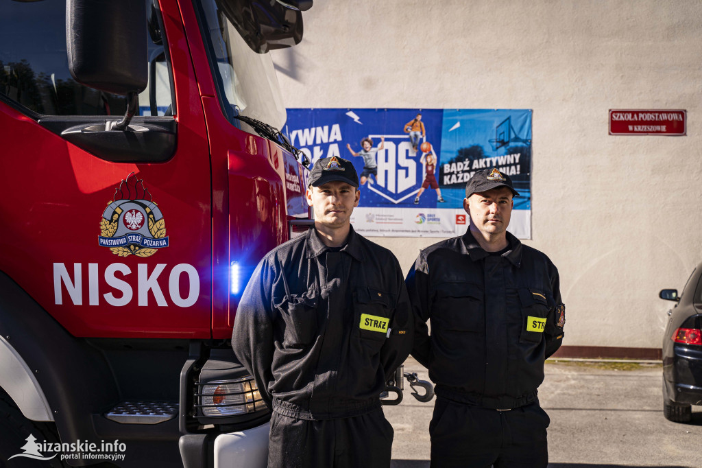 Ćwiczenia alarmowe w Krzeszowie – syreny, zadymienie i nauka przez zabawę