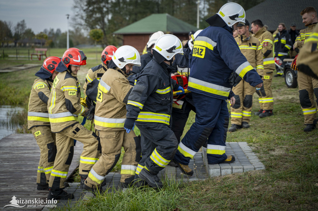 Ćwiczenia strażaków PSP i OSP na zalewie w Jarocinie