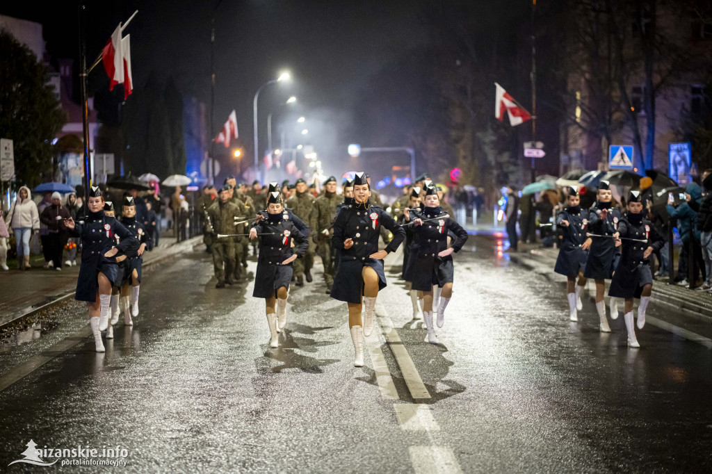 Deszcz nie przeszkodził w patriotycznym capstrzyku w Nisku