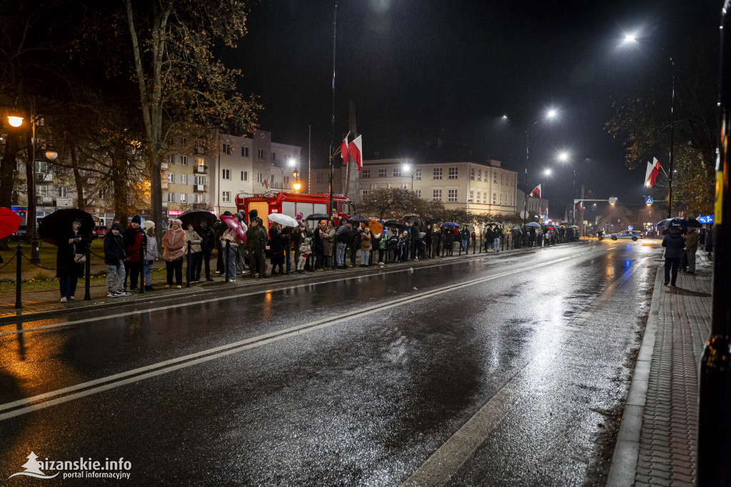 Deszcz nie przeszkodził w patriotycznym capstrzyku w Nisku