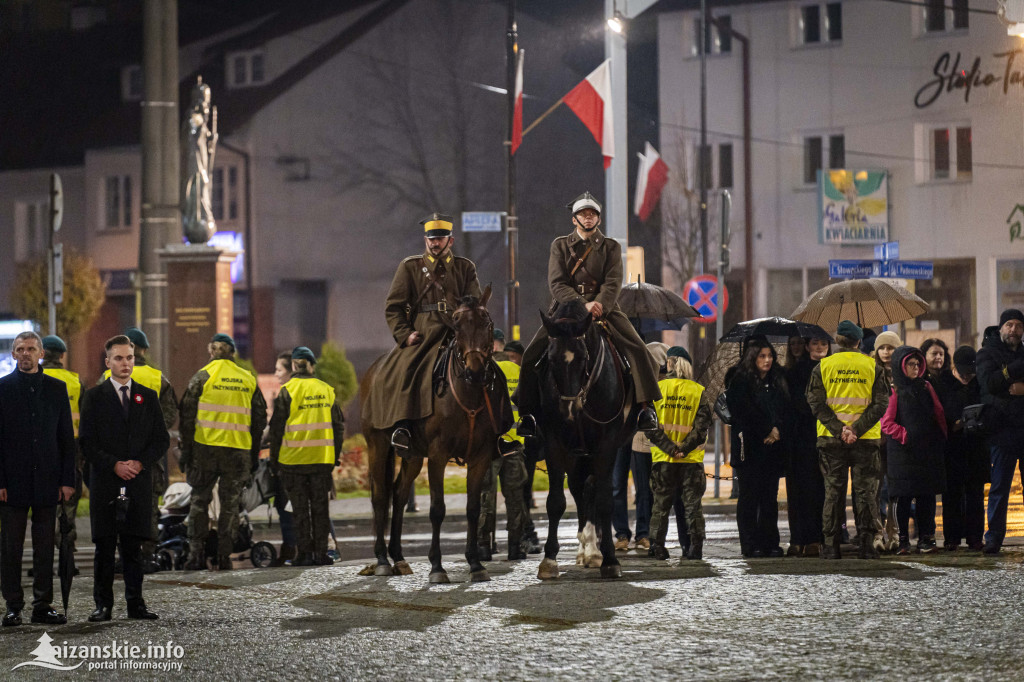 Deszcz nie przeszkodził w patriotycznym capstrzyku w Nisku