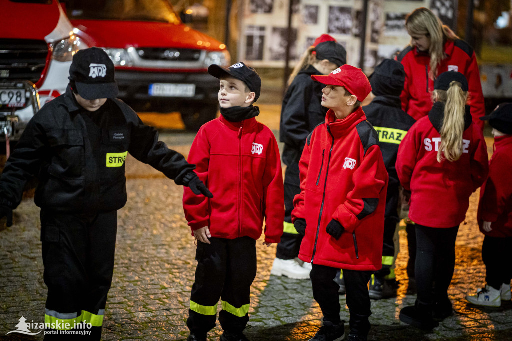 Deszcz nie przeszkodził w patriotycznym capstrzyku w Nisku