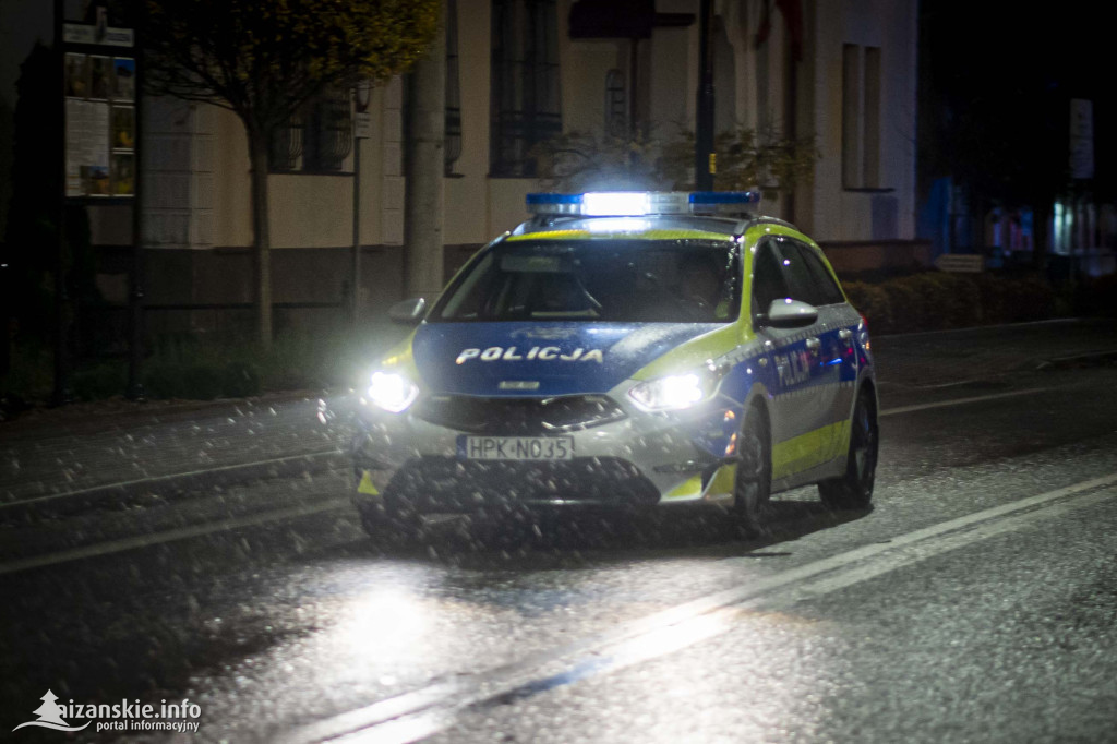 Deszcz nie przeszkodził w patriotycznym capstrzyku w Nisku