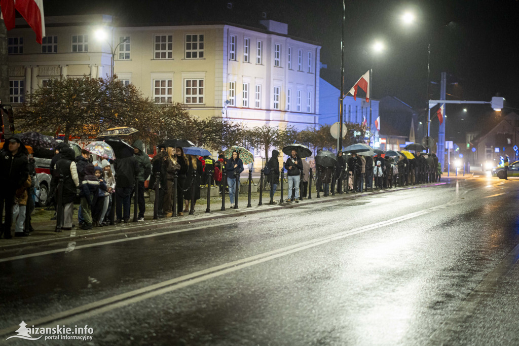 Deszcz nie przeszkodził w patriotycznym capstrzyku w Nisku
