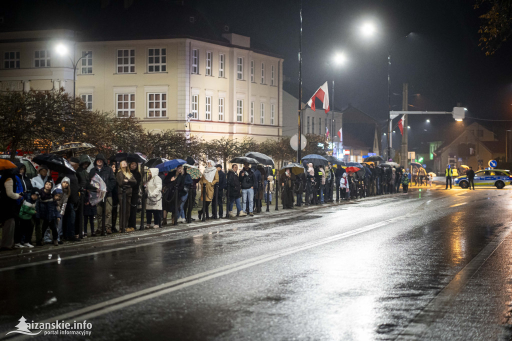 Deszcz nie przeszkodził w patriotycznym capstrzyku w Nisku