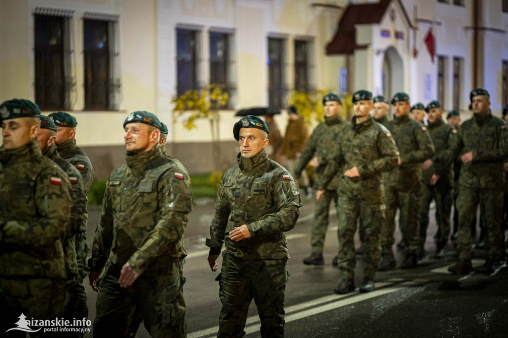 Deszcz nie przeszkodził w patriotycznym capstrzyku w Nisku