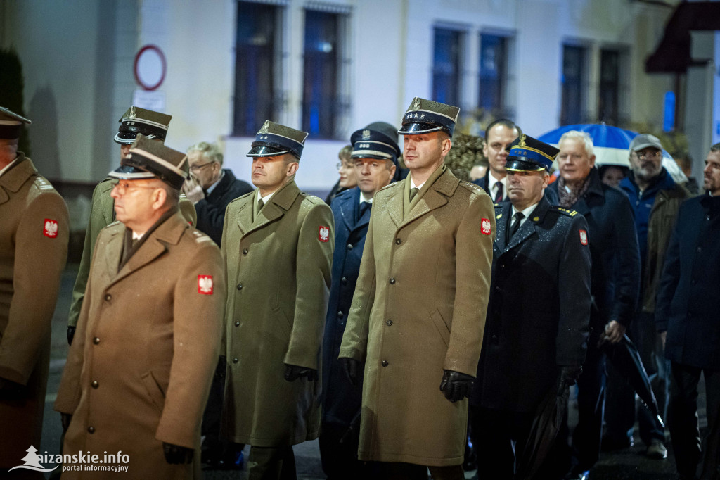 Deszcz nie przeszkodził w patriotycznym capstrzyku w Nisku