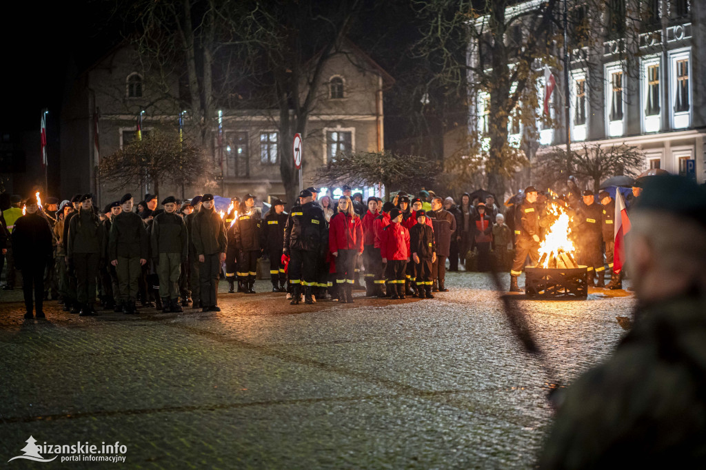 Deszcz nie przeszkodził w patriotycznym capstrzyku w Nisku