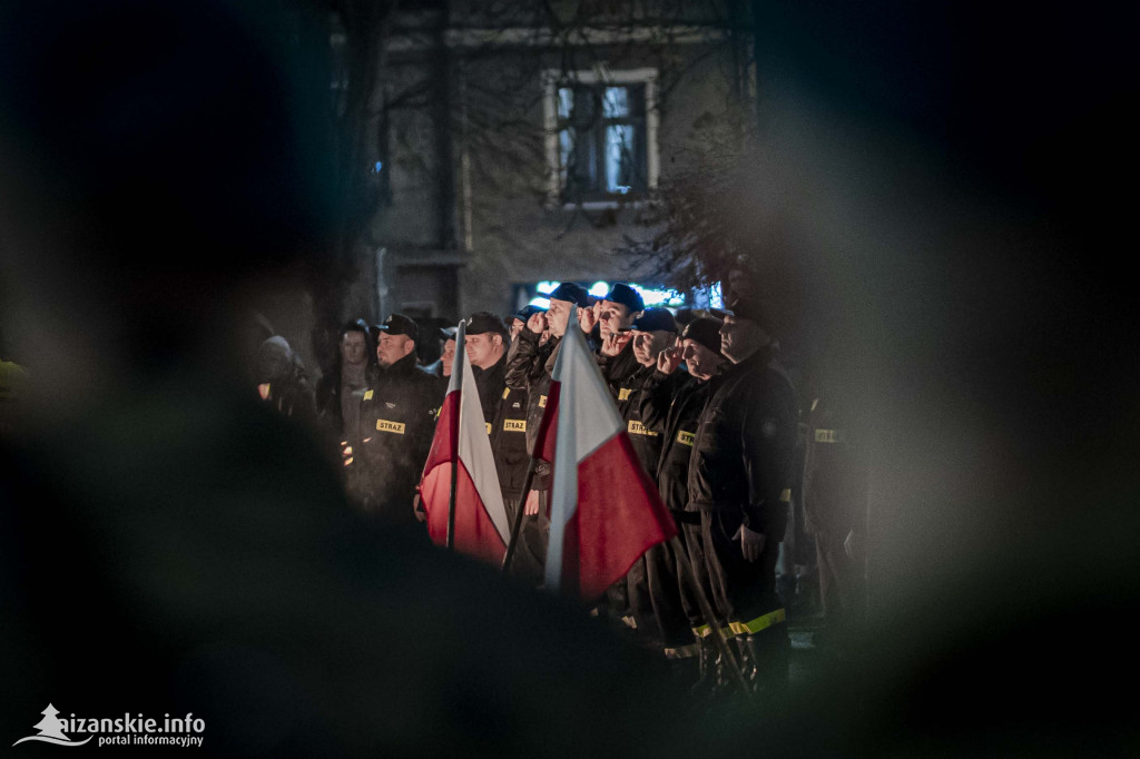 Deszcz nie przeszkodził w patriotycznym capstrzyku w Nisku