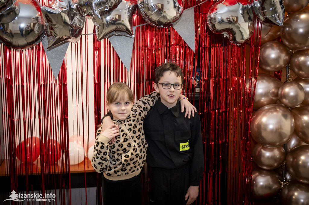 Mikołajkowy bal MDP w Nisku – święto młodych strażaków pełne nagród