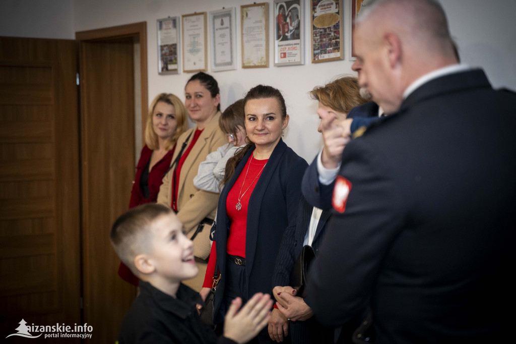 Mikołajkowy bal MDP w Nisku – święto młodych strażaków pełne nagród