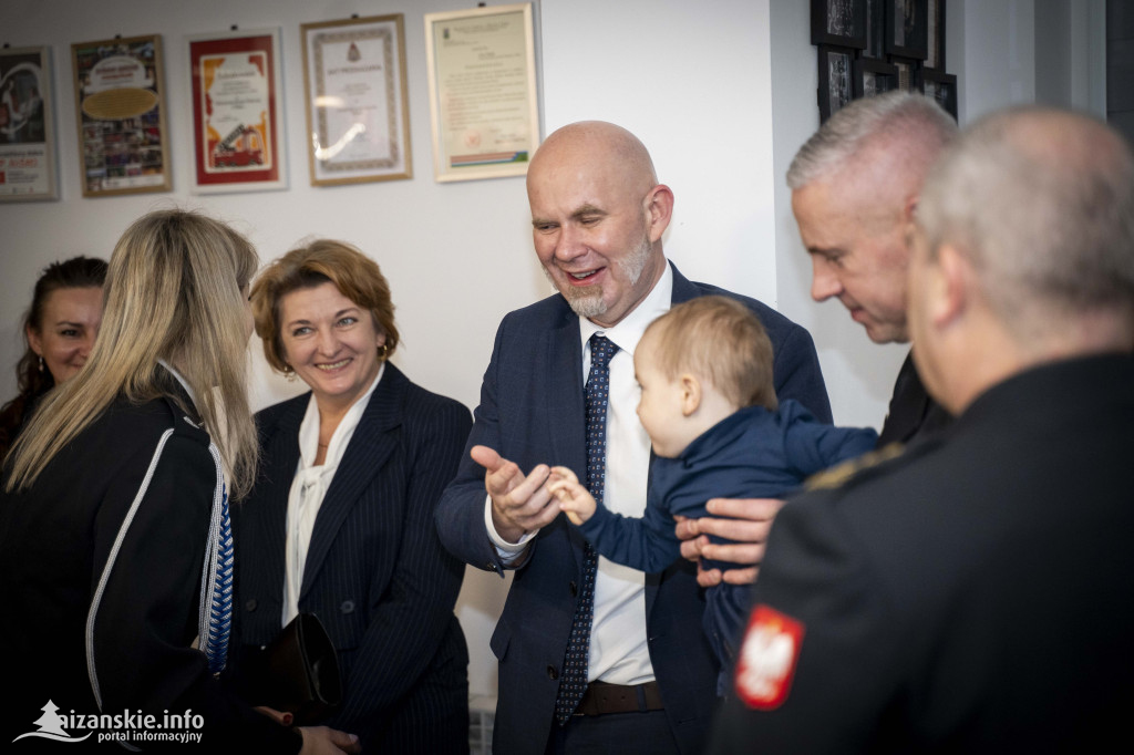 Mikołajkowy bal MDP w Nisku – święto młodych strażaków pełne nagród