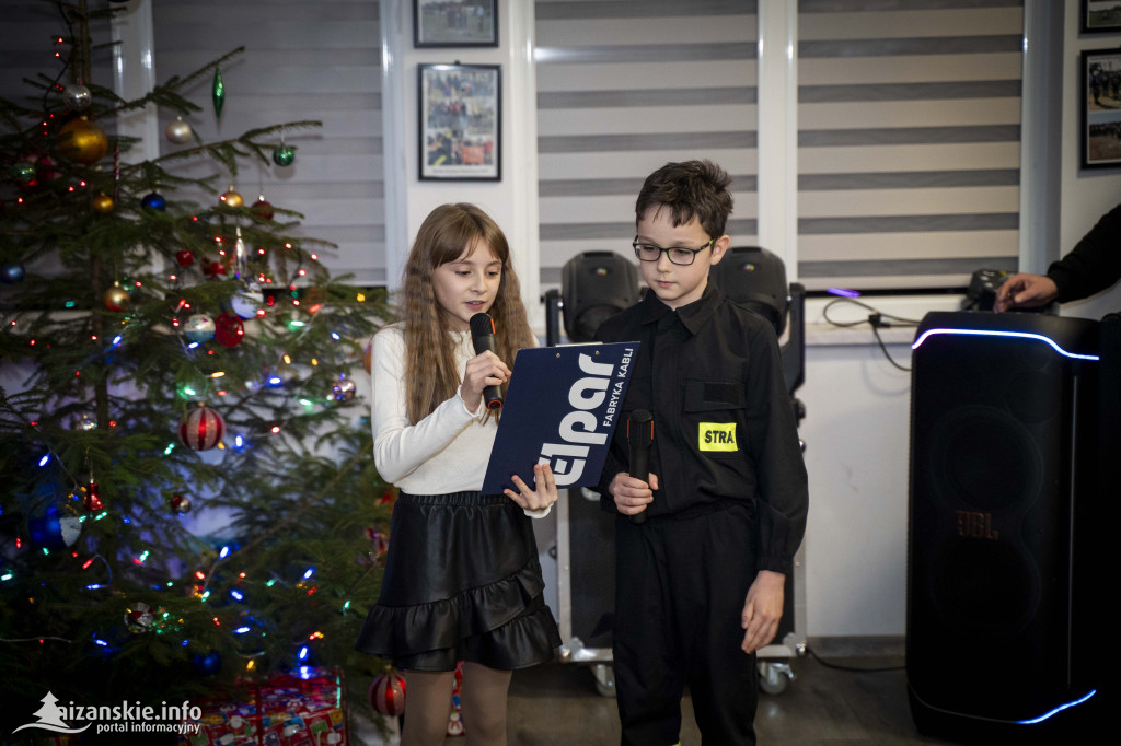 Mikołajkowy bal MDP w Nisku – święto młodych strażaków pełne nagród