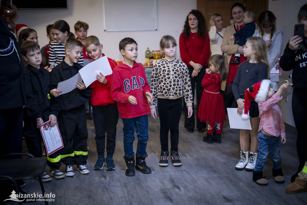 Mikołajkowy bal MDP w Nisku – święto młodych strażaków pełne nagród