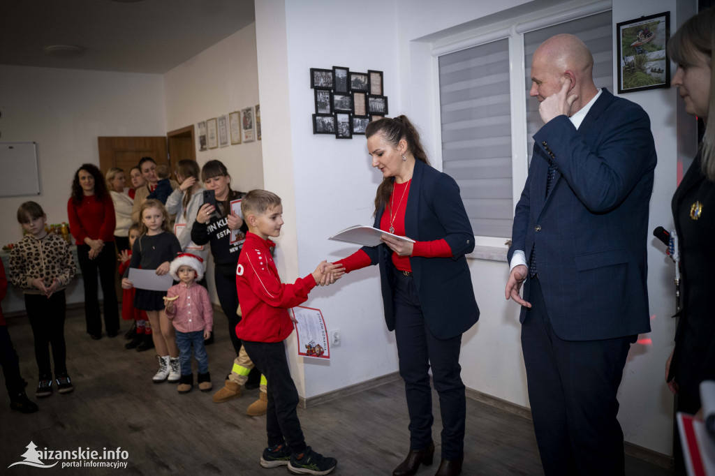 Mikołajkowy bal MDP w Nisku – święto młodych strażaków pełne nagród