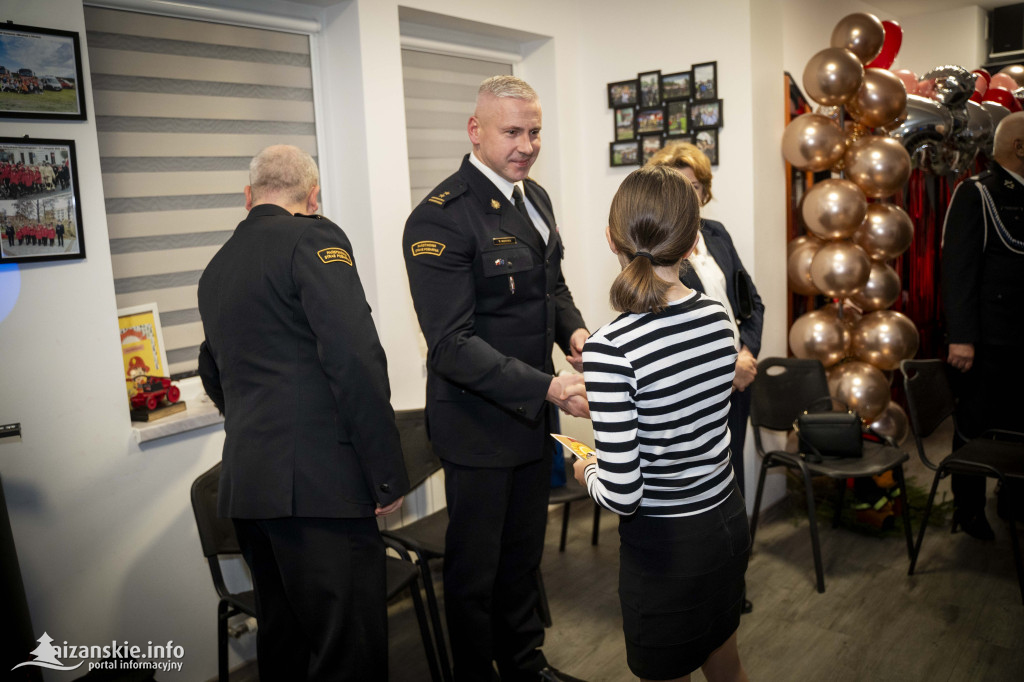 Mikołajkowy bal MDP w Nisku – święto młodych strażaków pełne nagród