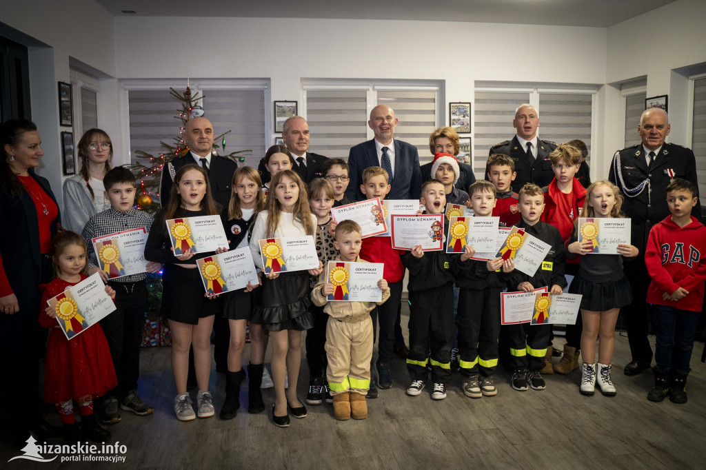 Mikołajkowy bal MDP w Nisku – święto młodych strażaków pełne nagród
