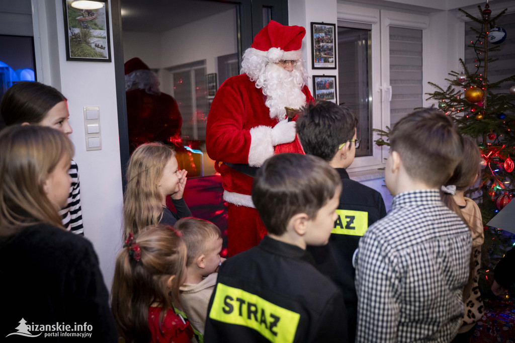 Mikołajkowy bal MDP w Nisku – święto młodych strażaków pełne nagród