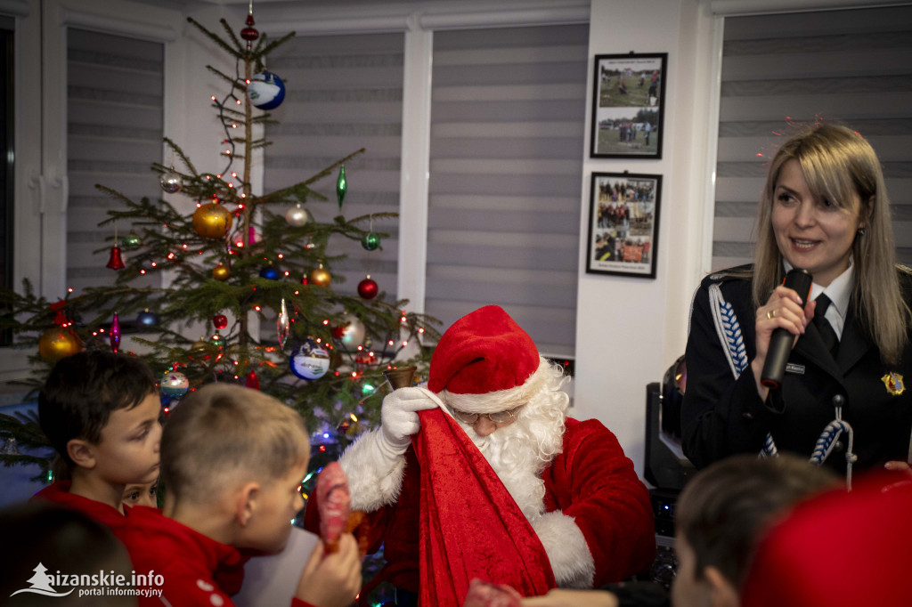 Mikołajkowy bal MDP w Nisku – święto młodych strażaków pełne nagród