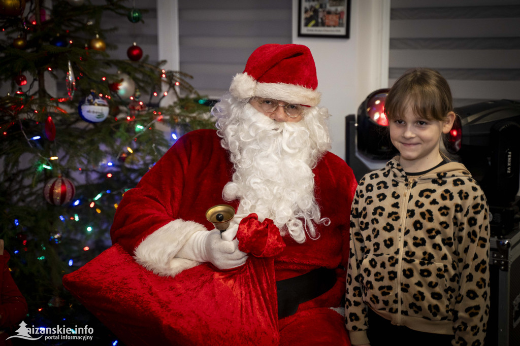 Mikołajkowy bal MDP w Nisku – święto młodych strażaków pełne nagród