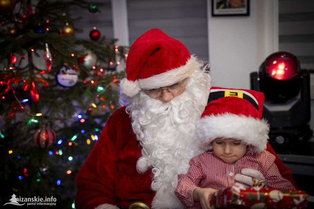 Mikołajkowy bal MDP w Nisku – święto młodych strażaków pełne nagród