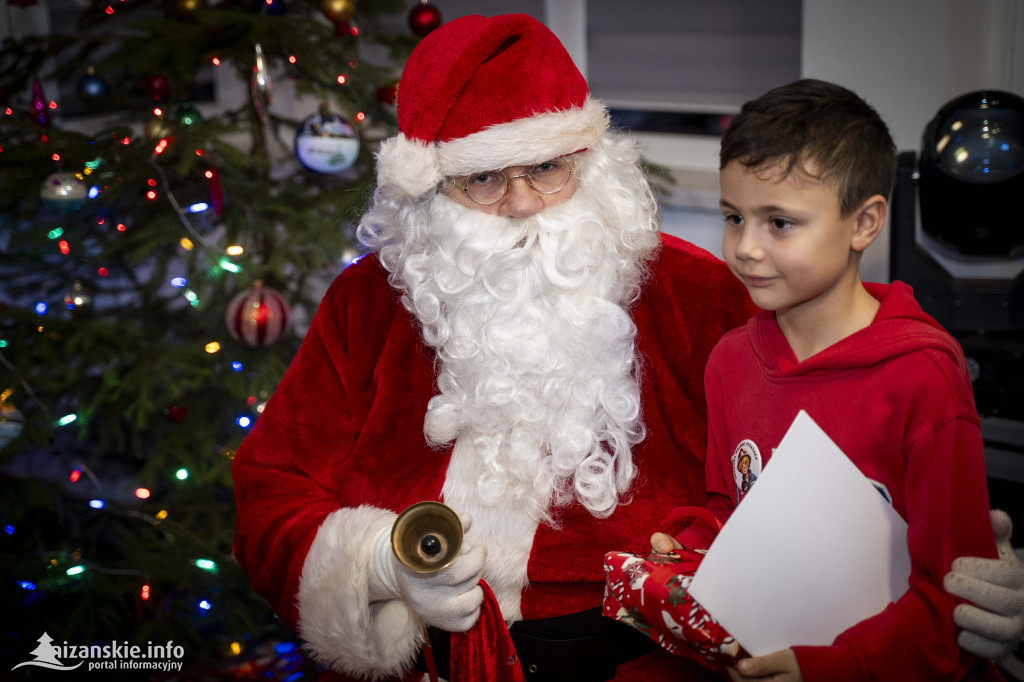Mikołajkowy bal MDP w Nisku – święto młodych strażaków pełne nagród