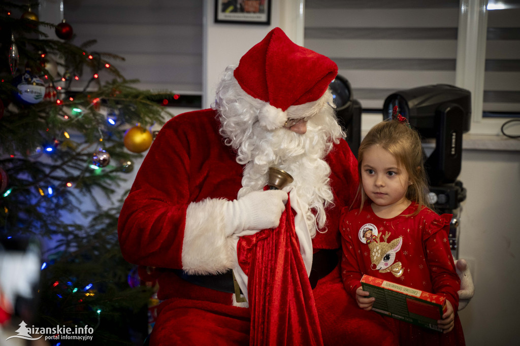 Mikołajkowy bal MDP w Nisku – święto młodych strażaków pełne nagród