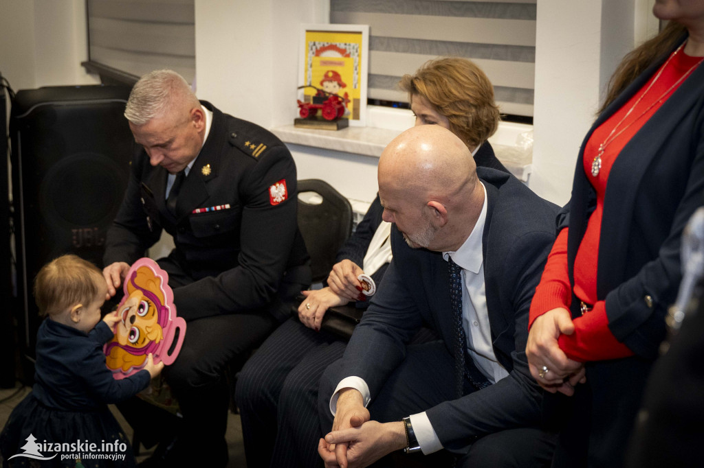 Mikołajkowy bal MDP w Nisku – święto młodych strażaków pełne nagród