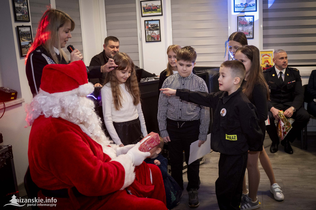 Mikołajkowy bal MDP w Nisku – święto młodych strażaków pełne nagród