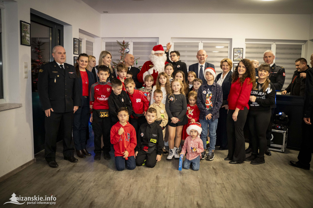 Mikołajkowy bal MDP w Nisku – święto młodych strażaków pełne nagród