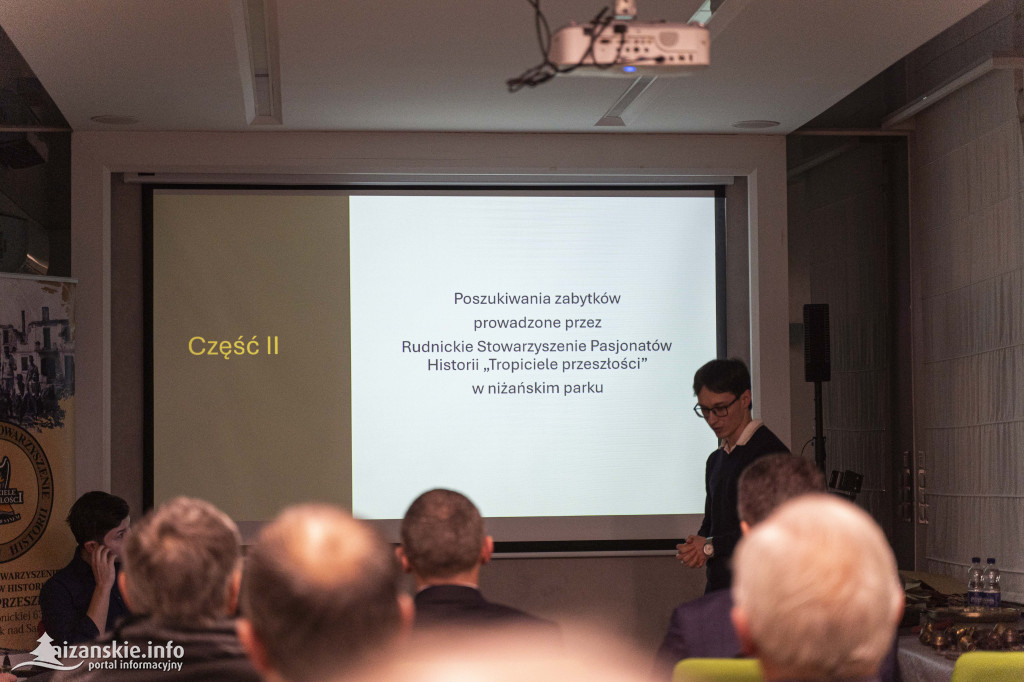 spotkanie z członkami Rudnickiego Stowarzyszenia Pasjonatów Historii „Tropiciele przeszłości”,