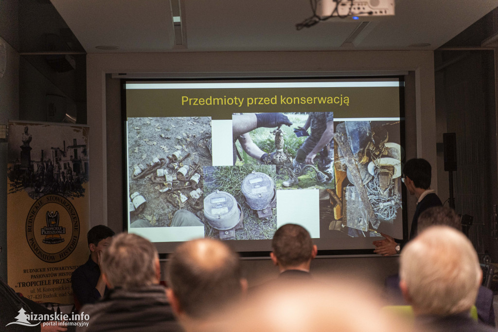 spotkanie z członkami Rudnickiego Stowarzyszenia Pasjonatów Historii „Tropiciele przeszłości”,