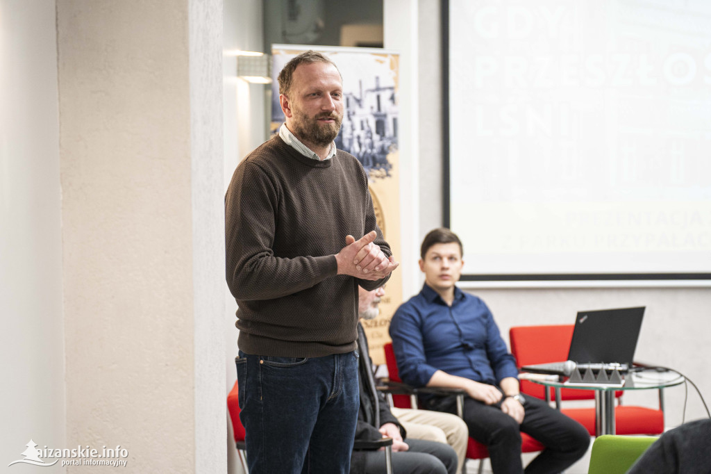 spotkanie z członkami Rudnickiego Stowarzyszenia Pasjonatów Historii „Tropiciele przeszłości”,