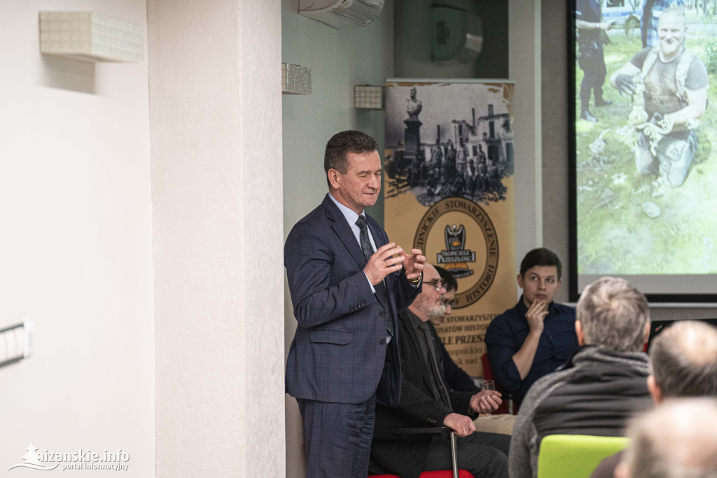 spotkanie z członkami Rudnickiego Stowarzyszenia Pasjonatów Historii „Tropiciele przeszłości”,