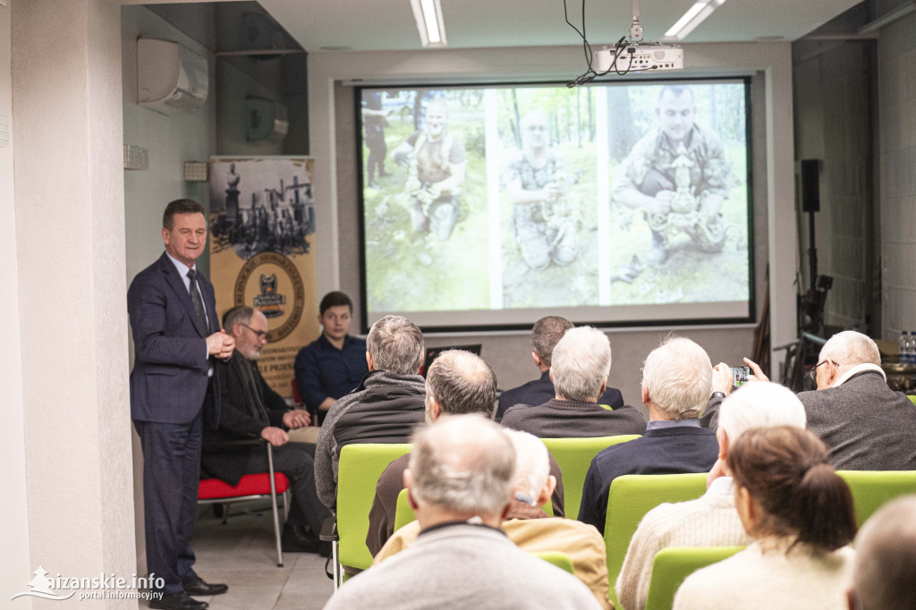 spotkanie z członkami Rudnickiego Stowarzyszenia Pasjonatów Historii „Tropiciele przeszłości”,