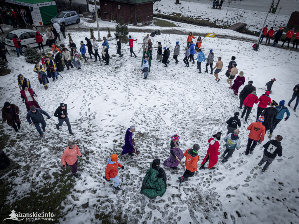 Dziesiątki osób weszły do lodowatej wody w Jarocinie