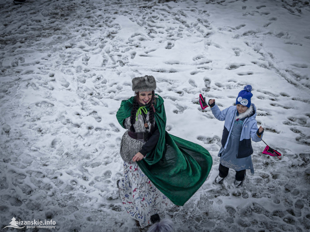 Dziesiątki osób weszły do lodowatej wody w Jarocinie
