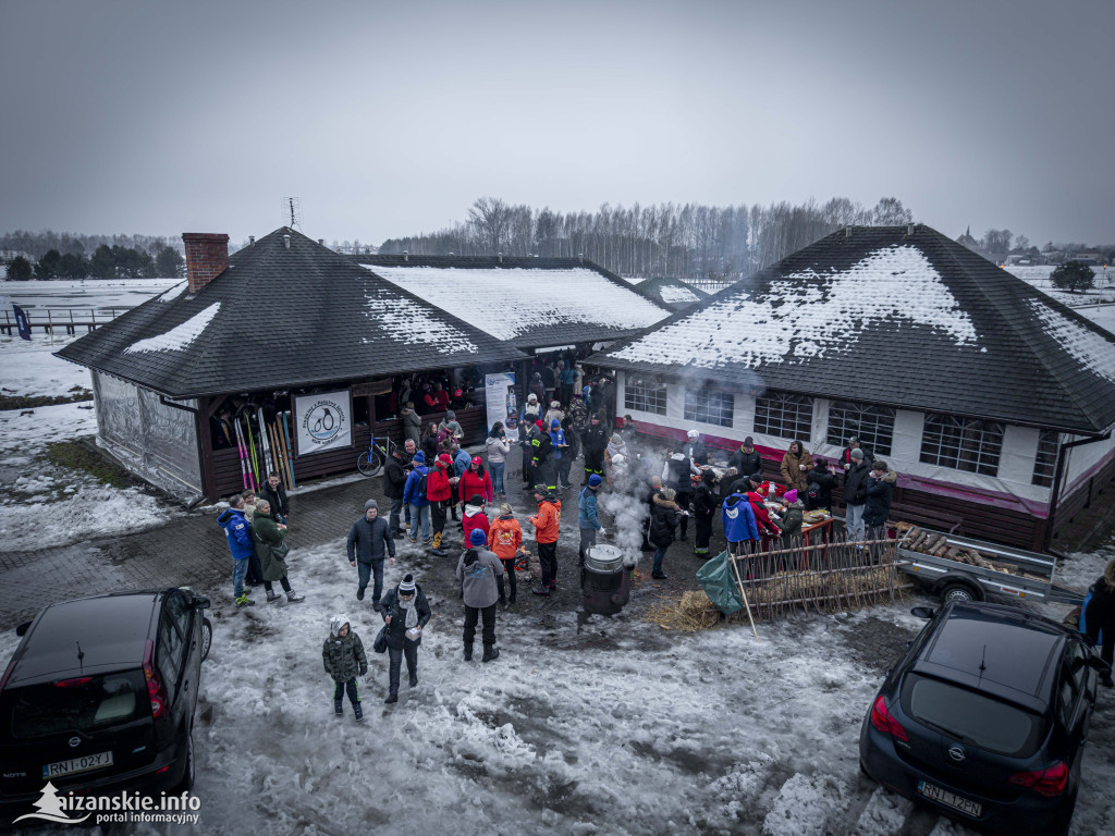 Dziesiątki osób weszły do lodowatej wody w Jarocinie