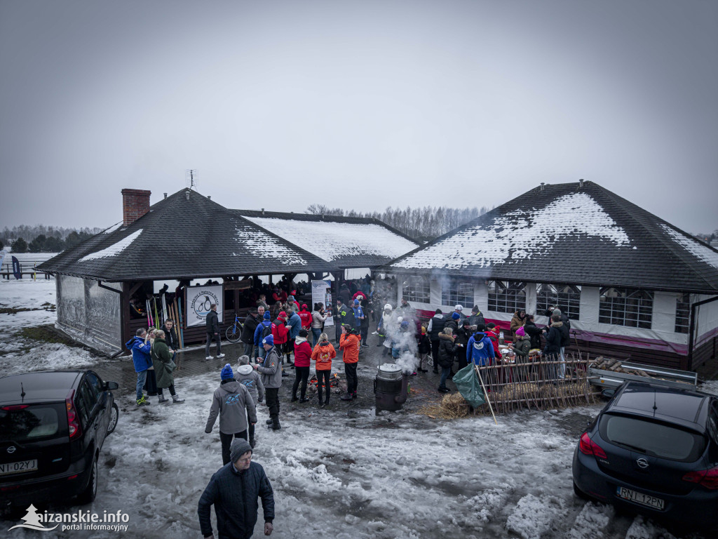 Dziesiątki osób weszły do lodowatej wody w Jarocinie
