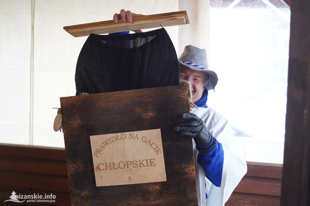 Dziesiątki osób weszły do lodowatej wody w Jarocinie