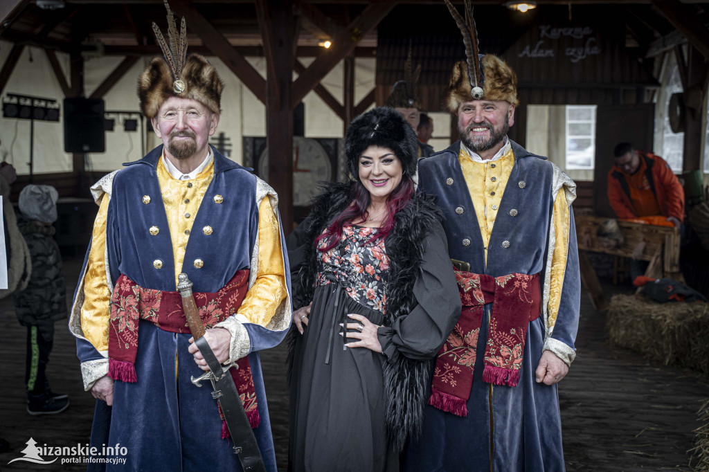 Dziesiątki osób weszły do lodowatej wody w Jarocinie