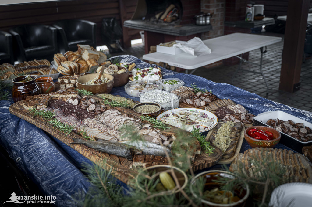 Dziesiątki osób weszły do lodowatej wody w Jarocinie