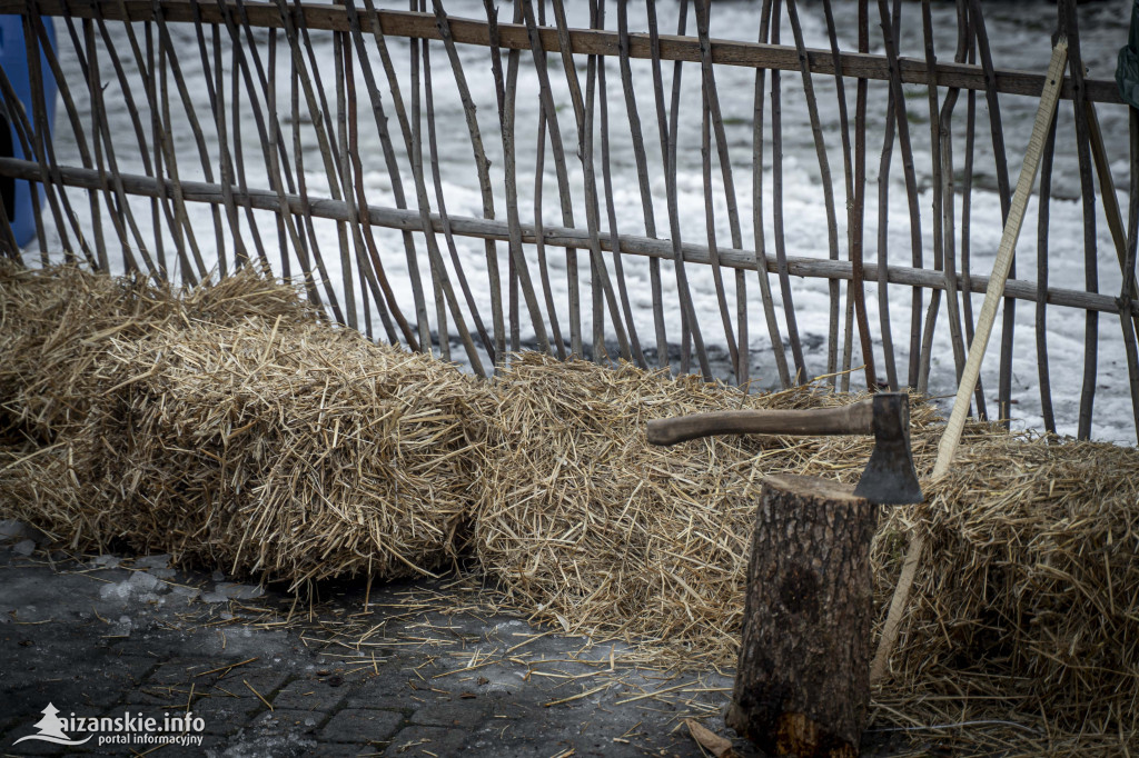Dziesiątki osób weszły do lodowatej wody w Jarocinie