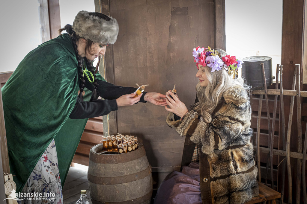 Dziesiątki osób weszły do lodowatej wody w Jarocinie