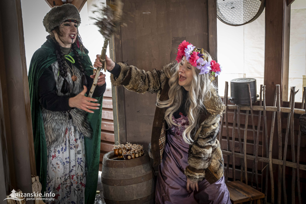 Dziesiątki osób weszły do lodowatej wody w Jarocinie