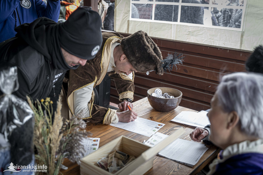Dziesiątki osób weszły do lodowatej wody w Jarocinie